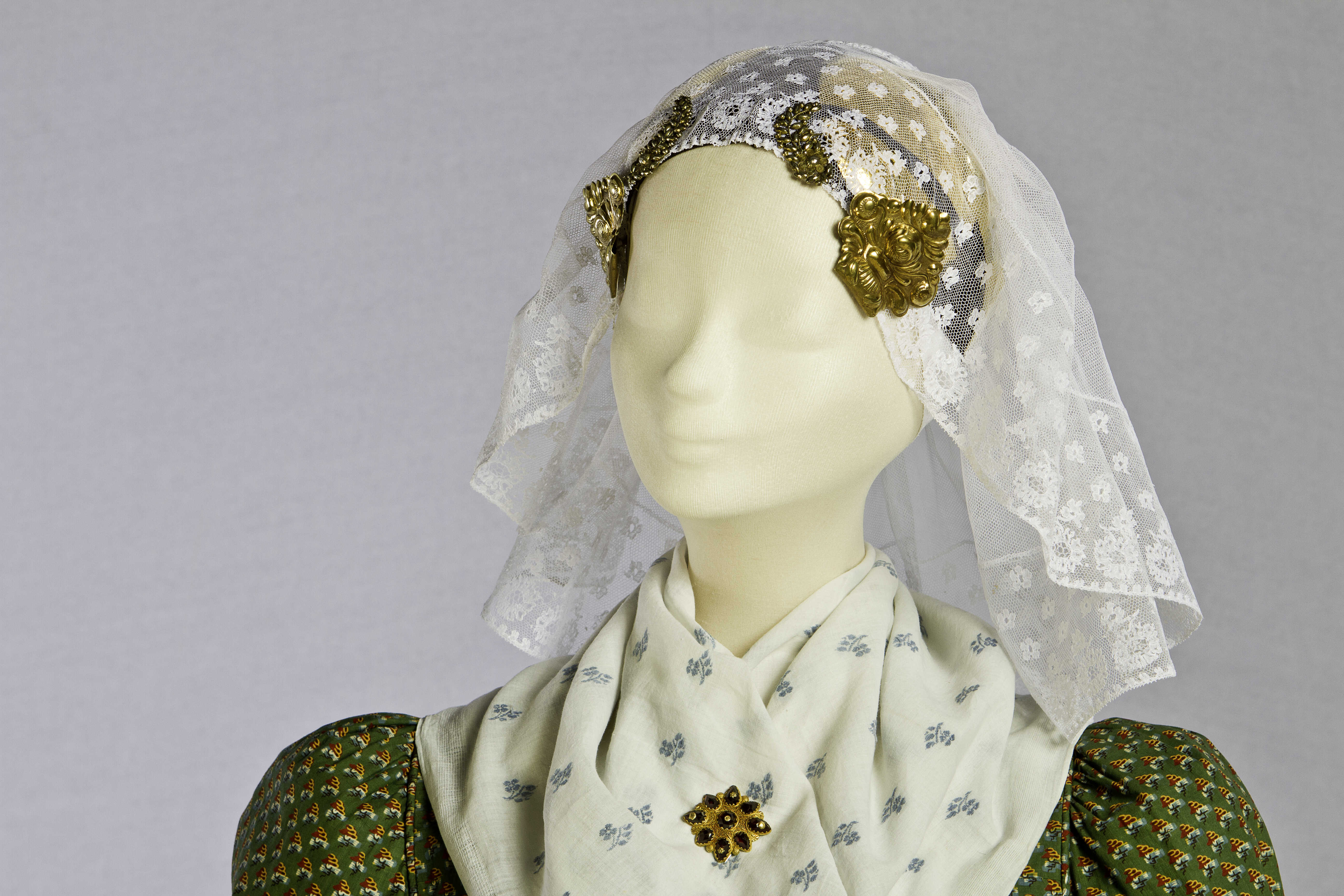 floddermuts-oorijzers-verhildersum-leens